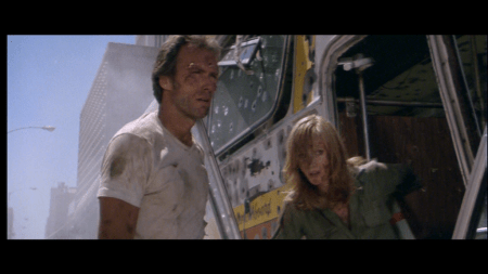 thegauntlet_sortiebus